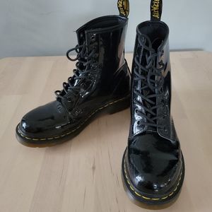 Mint Dr Martens 1460 Black Patent Wmn Sz 9 EUC